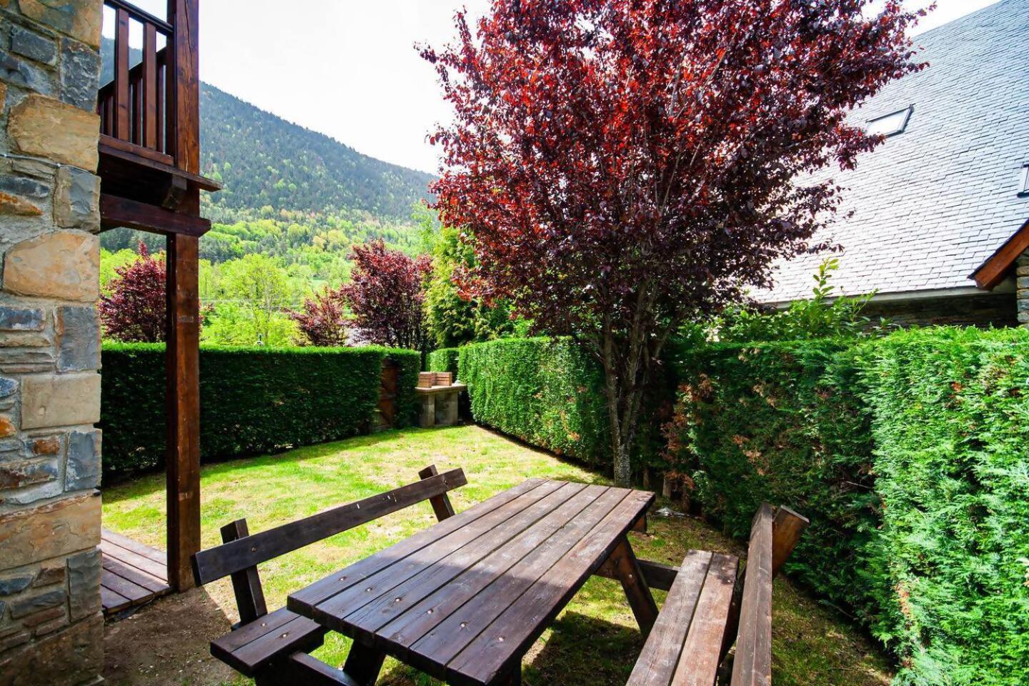 Espacioso Apartamento Con Jardin En Salardu Naut Aran Exterior photo